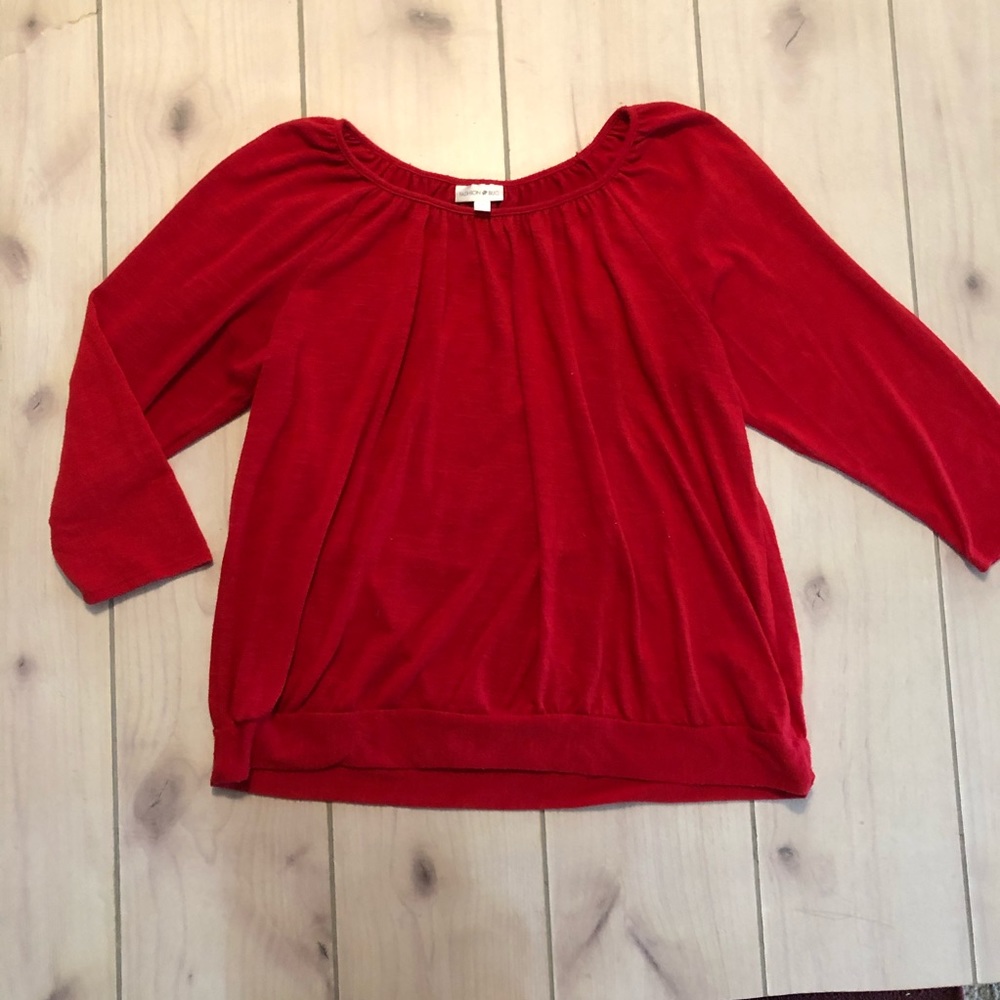 ✅ Red top
